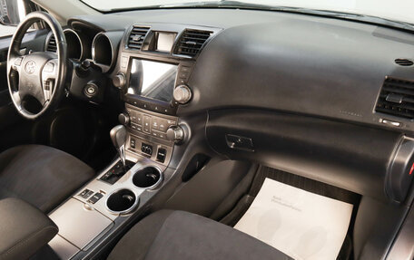 Toyota Highlander III, 2013 год, 1 949 000 рублей, 9 фотография