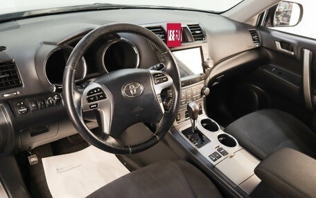 Toyota Highlander III, 2013 год, 1 949 000 рублей, 8 фотография