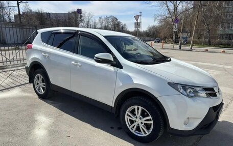 Toyota RAV4, 2014 год, 2 099 000 рублей, 2 фотография