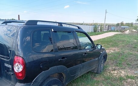 Chevrolet Niva I рестайлинг, 2018 год, 630 000 рублей, 3 фотография