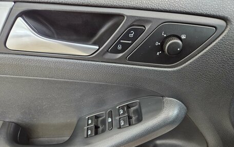 Volkswagen Jetta VI, 2012 год, 1 097 000 рублей, 16 фотография