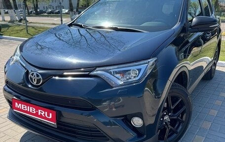 Toyota RAV4, 2019 год, 2 280 000 рублей, 1 фотография