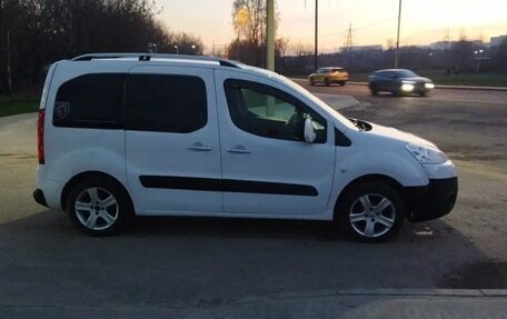 Peugeot Partner II рестайлинг 2, 2011 год, 530 000 рублей, 1 фотография