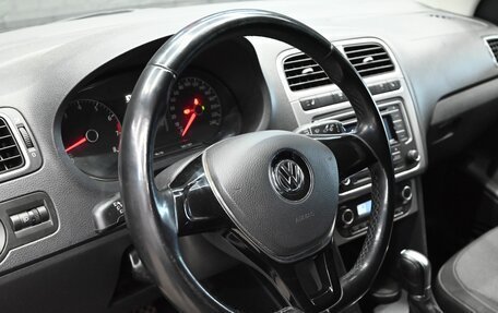 Volkswagen Polo VI (EU Market), 2017 год, 1 000 000 рублей, 12 фотография
