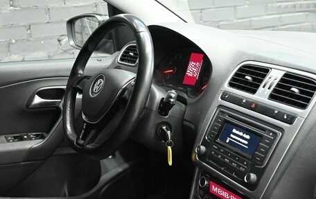Volkswagen Polo VI (EU Market), 2017 год, 1 000 000 рублей, 15 фотография