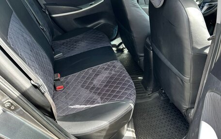 Hyundai Solaris II рестайлинг, 2011 год, 820 000 рублей, 12 фотография