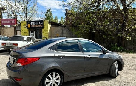 Hyundai Solaris II рестайлинг, 2011 год, 820 000 рублей, 7 фотография