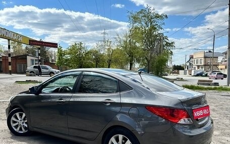Hyundai Solaris II рестайлинг, 2011 год, 820 000 рублей, 5 фотография