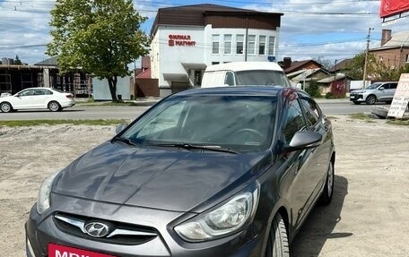Hyundai Solaris II рестайлинг, 2011 год, 820 000 рублей, 3 фотография