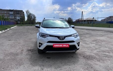 Toyota RAV4, 2019 год, 2 890 000 рублей, 3 фотография
