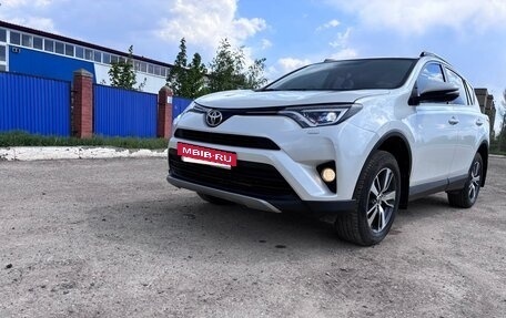 Toyota RAV4, 2019 год, 2 890 000 рублей, 6 фотография