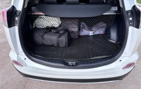 Toyota RAV4, 2019 год, 2 890 000 рублей, 19 фотография