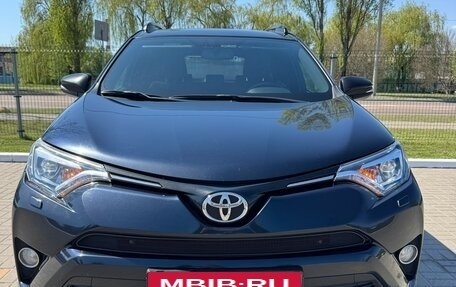 Toyota RAV4, 2019 год, 2 280 000 рублей, 4 фотография