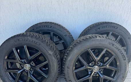 Toyota RAV4, 2019 год, 2 280 000 рублей, 17 фотография