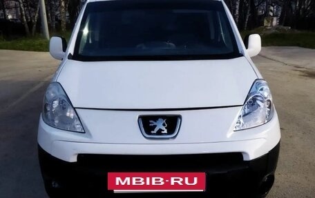 Peugeot Partner II рестайлинг 2, 2011 год, 530 000 рублей, 5 фотография