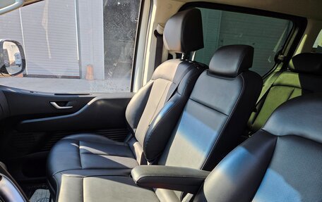 Hyundai Staria, 2021 год, 4 990 000 рублей, 34 фотография