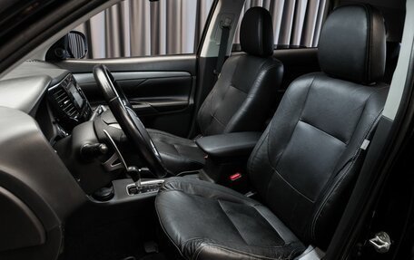 Mitsubishi Outlander III рестайлинг 3, 2012 год, 1 690 000 рублей, 7 фотография