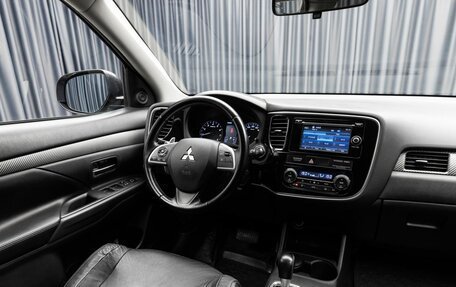 Mitsubishi Outlander III рестайлинг 3, 2012 год, 1 690 000 рублей, 11 фотография