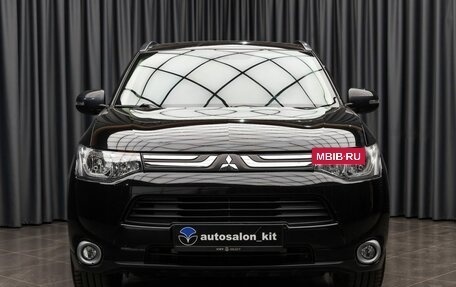 Mitsubishi Outlander III рестайлинг 3, 2012 год, 1 690 000 рублей, 2 фотография