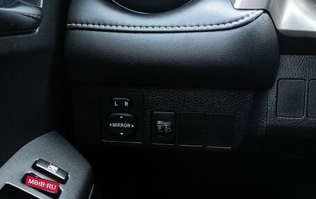 Toyota RAV4, 2019 год, 2 360 000 рублей, 13 фотография