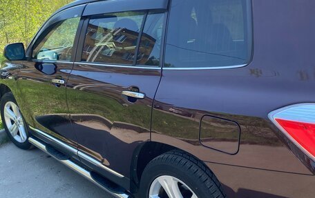 Toyota Highlander III, 2013 год, 2 550 000 рублей, 2 фотография