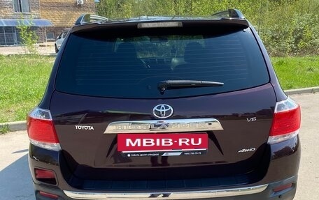 Toyota Highlander III, 2013 год, 2 550 000 рублей, 3 фотография