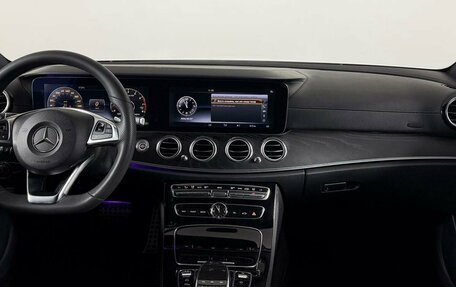 Mercedes-Benz E-Класс, 2016 год, 2 801 600 рублей, 17 фотография