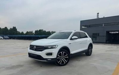 Volkswagen T-Roc I, 2023 год, 1 810 000 рублей, 1 фотография