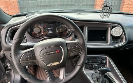 Dodge Challenger III рестайлинг 2, 2019 год, 3 450 000 рублей, 11 фотография