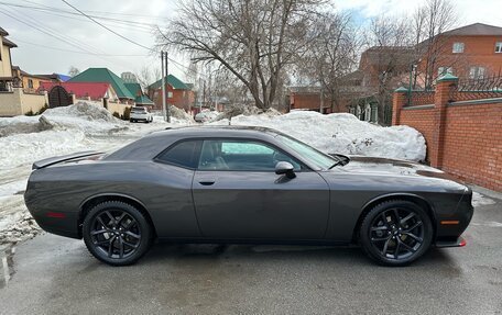 Dodge Challenger III рестайлинг 2, 2019 год, 3 450 000 рублей, 10 фотография