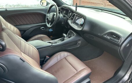 Dodge Challenger III рестайлинг 2, 2019 год, 3 450 000 рублей, 15 фотография
