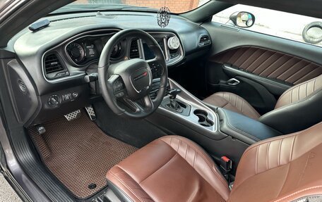 Dodge Challenger III рестайлинг 2, 2019 год, 3 450 000 рублей, 14 фотография