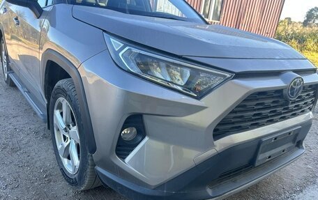 Toyota RAV4, 2021 год, 3 600 000 рублей, 2 фотография