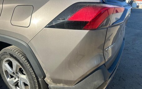 Toyota RAV4, 2021 год, 3 600 000 рублей, 6 фотография