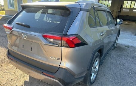 Toyota RAV4, 2021 год, 3 600 000 рублей, 7 фотография