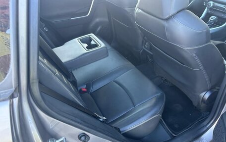 Toyota RAV4, 2021 год, 3 600 000 рублей, 16 фотография