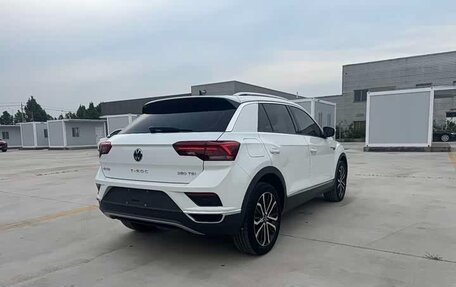Volkswagen T-Roc I, 2023 год, 1 810 000 рублей, 6 фотография