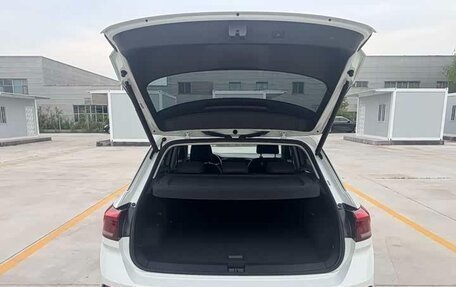 Volkswagen T-Roc I, 2023 год, 1 810 000 рублей, 7 фотография