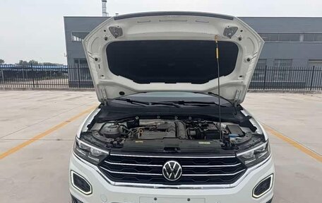 Volkswagen T-Roc I, 2023 год, 1 810 000 рублей, 14 фотография