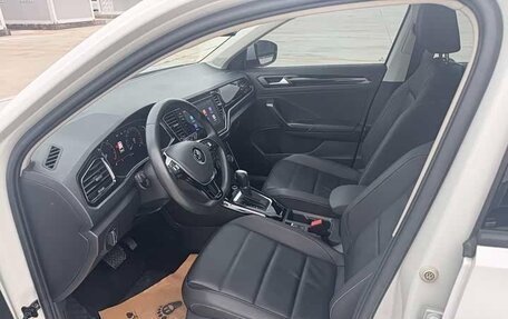 Volkswagen T-Roc I, 2023 год, 1 810 000 рублей, 9 фотография