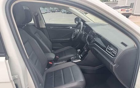 Volkswagen T-Roc I, 2023 год, 1 810 000 рублей, 12 фотография