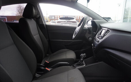 Hyundai Solaris II рестайлинг, 2017 год, 1 299 000 рублей, 19 фотография