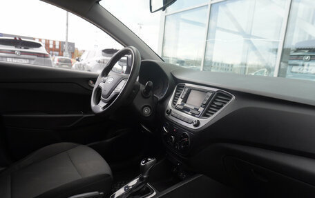 Hyundai Solaris II рестайлинг, 2017 год, 1 299 000 рублей, 20 фотография