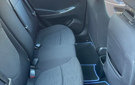 Hyundai Solaris II рестайлинг, 2016 год, 950 000 рублей, 18 фотография