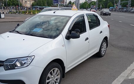 Renault Logan II, 2018 год, 595 000 рублей, 3 фотография