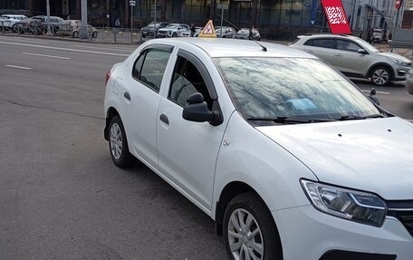 Renault Logan II, 2018 год, 595 000 рублей, 2 фотография