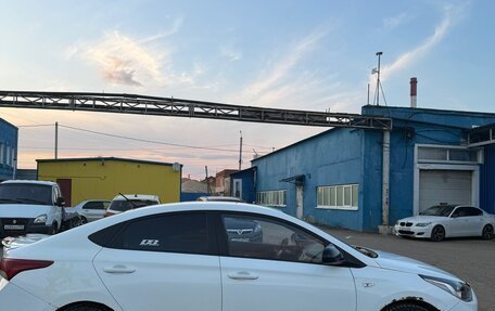 Hyundai Solaris II рестайлинг, 2018 год, 800 000 рублей, 4 фотография