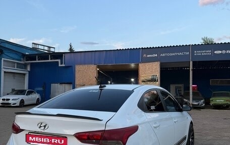 Hyundai Solaris II рестайлинг, 2018 год, 800 000 рублей, 3 фотография