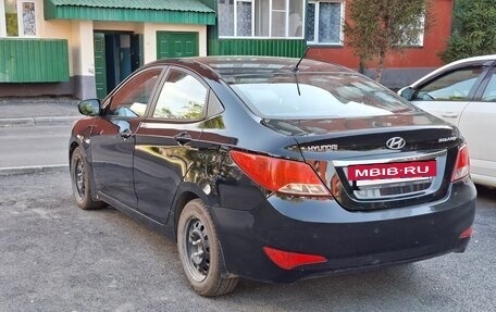 Hyundai Solaris II рестайлинг, 2015 год, 752 000 рублей, 4 фотография