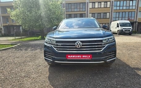Volkswagen Touareg III, 2018 год, 6 300 000 рублей, 2 фотография